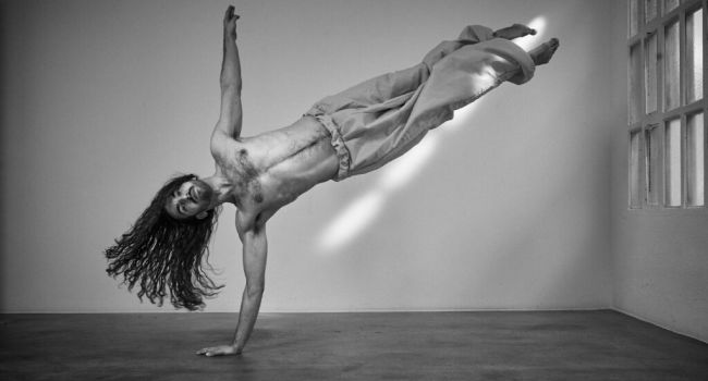 Taller de dansa contemporània amb Héctor Puigdomenech